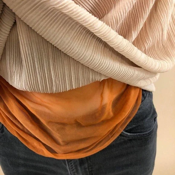 Dorin Frankfurt Cowl Neck Layered Top - Picture 3 of 8